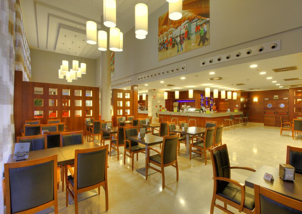 Avant Aeropuerto Torrejón de Ardoz Restaurant bilde